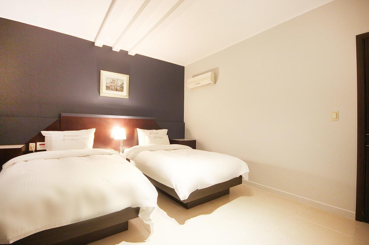 מוקפו Charmant Hotel מראה חיצוני תמונה