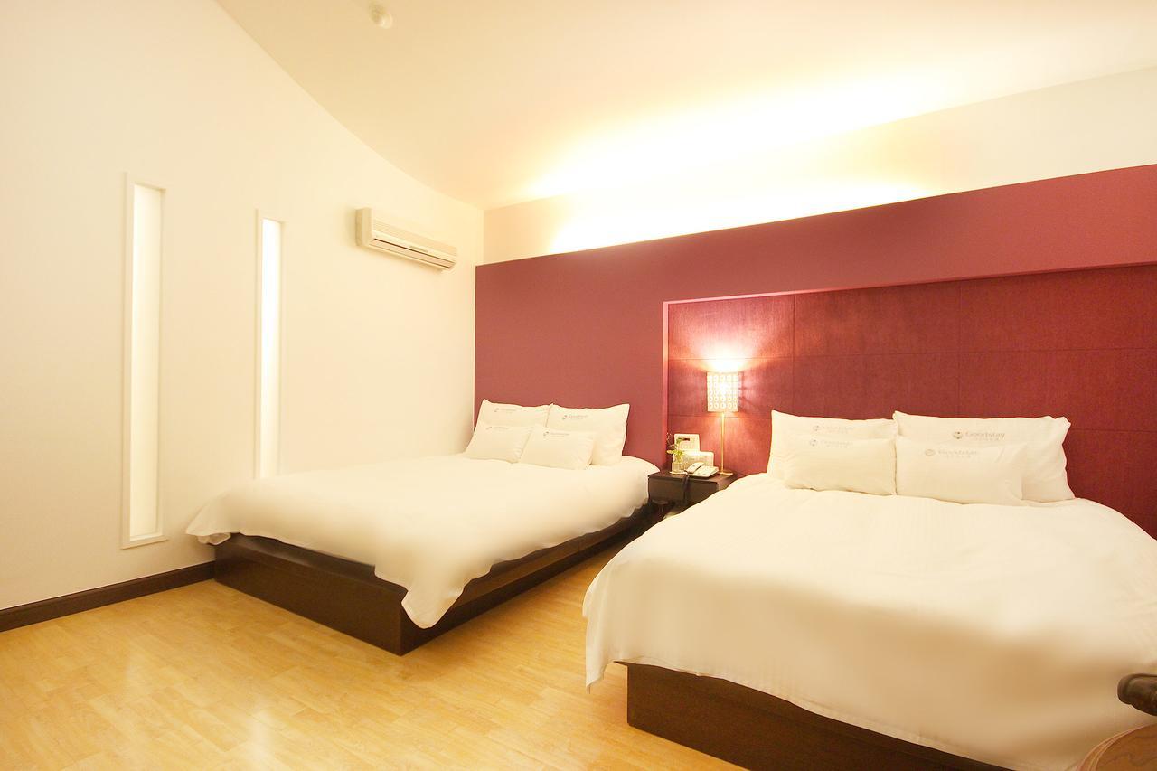 מוקפו Charmant Hotel מראה חיצוני תמונה