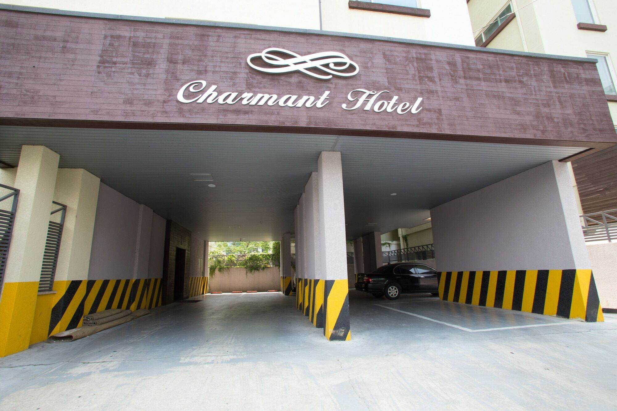מוקפו Charmant Hotel מראה חיצוני תמונה